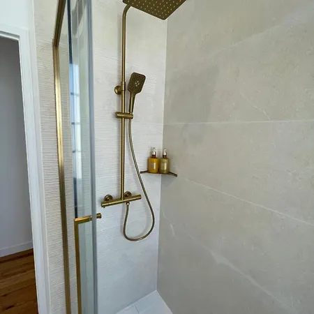Apartment Elegance Et Lumiere En Plein Coeur De 3 Et 6 Personnes